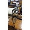 Image 2 : METAL BASE BENCH