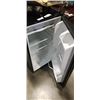 Image 2 : INSIGNIA BAR FRIDGE