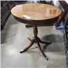 Image 1 : ANTIQUE PARLOUR TABLE