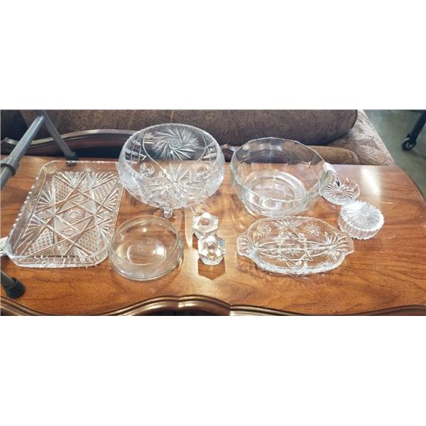 ANTIQUE CRYSTAL AND GLASS WARE ITEMS, INLCUDING HEAVY CYRTSAL PINWHEEL FOOTED BOWL