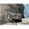 Image 13 : 2006 WESTERN STAR 4900SA TRI DRIVE SLEEPER WINCH