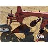 Image 7 : MCCORMICK 70  HYD. ANTIQUE 3 BOTTOM PLOW