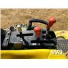 Image 10 : 2000 JOHN DEERE 4100 MFD UTILITY TRACTOR