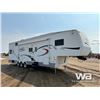 Image 2 : 2006 VICTORY LANE 38FT. TRI/A 5TH WHEEL TOY HAULER