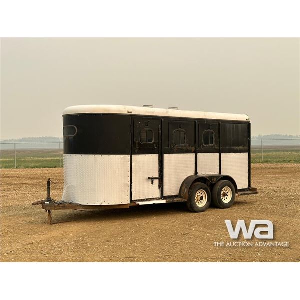 1994 CM 3 HORSE T/A BUMPER PULL TRAILER