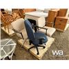 Image 2 : (4) CHAIRS