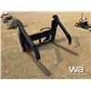 Image 2 : SKID STEER 60 IN. GRAPPLE PALLET FORKS