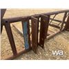 Image 6 : CUSTOM BALE FORKS