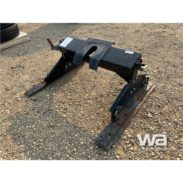TRUCK 5TH WHEEL HITCH WITH RAILS