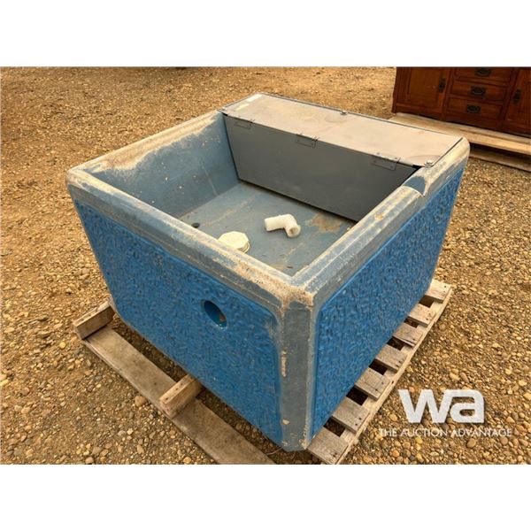 300 HEAD CEMENT WATERING BOWL