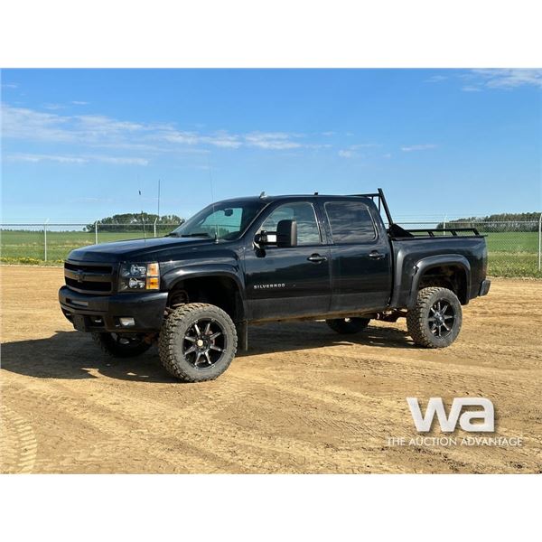 2010 CHEVROLET 1500 LTZ CREW CAB PICKUP