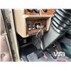 Image 14 : 2001 KENWORTH T800 T/A DUMP TRUCK