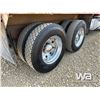 Image 25 : 2001 KENWORTH T800 T/A DUMP TRUCK