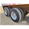 Image 27 : 2001 KENWORTH T800 T/A DUMP TRUCK