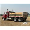Image 4 : 2001 KENWORTH T800 T/A DUMP TRUCK