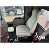 Image 7 : 2001 KENWORTH T800 T/A DUMP TRUCK
