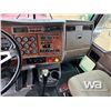 Image 8 : 2001 KENWORTH T800 T/A DUMP TRUCK