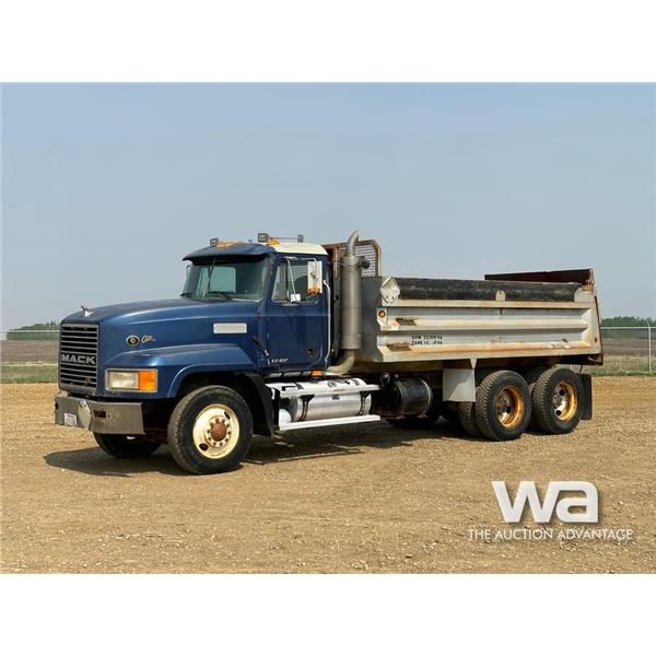1996 MACK CL713 T/A DUMP TRUCK
