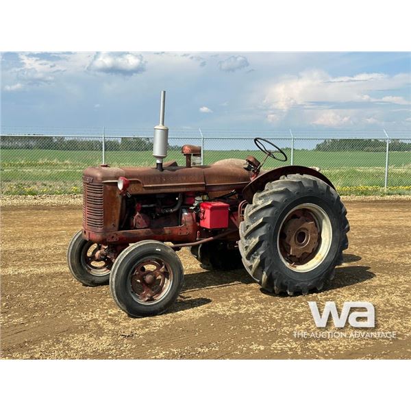 1953 MCCORMICK W4 2WD ANTIQUE TRACTOR