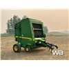 Image 2 : 2012 JOHN DEERE 568 ROUND BALER