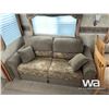 Image 10 : 2010 EAGLE LITE 31.5 FT. 5TH WHEEL TRAVEL TRAILER