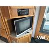 Image 15 : 2000 FRONTIER T/A 5TH WHEEL 26 FT. TRAVEL TRAILER
