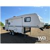 Image 2 : 1998 SPORTSMASTER 254 T/A 5TH WHEEL TRAVEL TRAILER