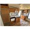 Image 9 : 1998 SPORTSMASTER 254 T/A 5TH WHEEL TRAVEL TRAILER