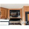 Image 13 : 2010 SPRINTER 26 FT. T/A TRAVEL TRAILER