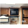 Image 15 : 2006 PILGRIM 31 FT. T/A TRAVEL TRAILER