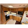 Image 9 : 2001 VANGUARD LEGEND 26 FT. TRAVEL TRAILER