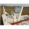 Image 5 : WHITE FLATDECK SLEIGH WITH RACK & POLE