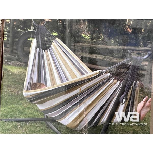 SWINGING HAMMOCK