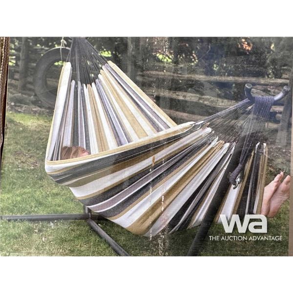SWINGING HAMMOCK