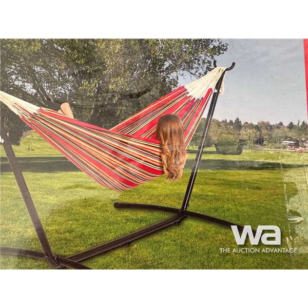 SWINGING HAMMOCK