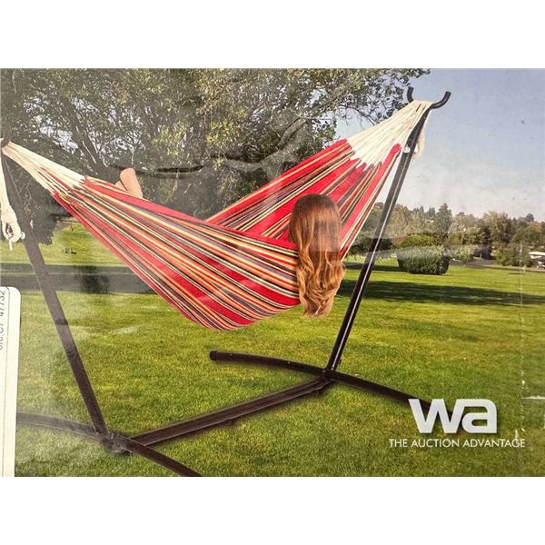 SWINGING HAMMOCK