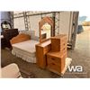 Image 2 : LIGHT BROWN BEDROOM SET