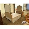 Image 3 : LIGHT BROWN BEDROOM SET