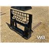 Image 3 : SKID STEER 48 IN. PALLET FORKS *DAMAGED