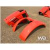 Image 2 : KUBOTA TRACTOR HOOD W/ FENDERS