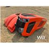 Image 4 : KUBOTA TRACTOR HOOD W/ FENDERS