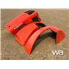 Image 4 : KUBOTA TRACTOR HOOD W/ FENDERS