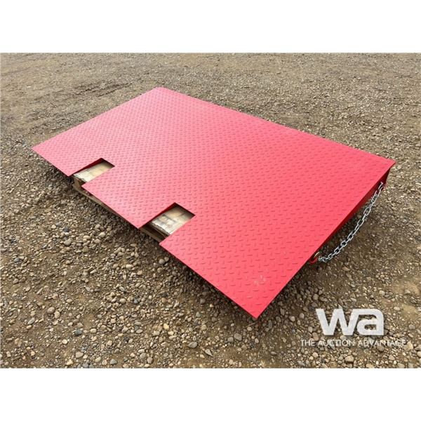 7 X 4 FT. SHIPPING CONTAINER RAMP