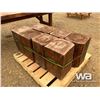Image 6 : SPRUCE PICNIC TABLE WITH STOOLS