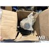 Image 5 : BIN OF MACK CL713 PARTS
