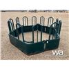 Image 3 : TOMBSTONE BALE FEEDER