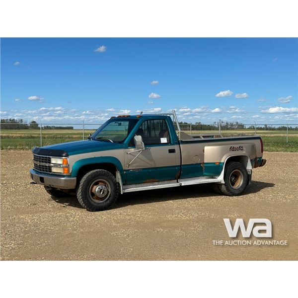 1993 CHEVROLET GMT-400 3500 DUALLY PICKUP