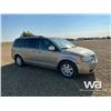 Image 2 : 2009 CHRYSLER TOWN & COUNTRY MINIVAN