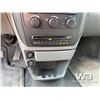 Image 15 : 2004 DODGE CARAVAN MINIVAN