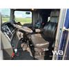 Image 6 : 2013 KENWORTH T800 TRI DRIVE SLEEPER WINCH TRACTOR